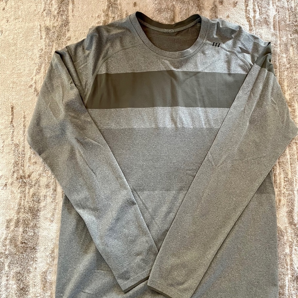 Authentic long sleeve Lululemon shirt